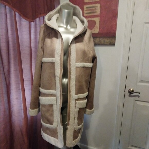 Reversible Sheepskin Heavy Hooded Winter Coat - Picture 16 of 16